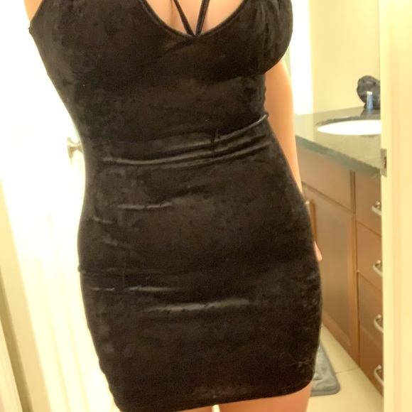 Black velvet dress - Picture 1 of 4